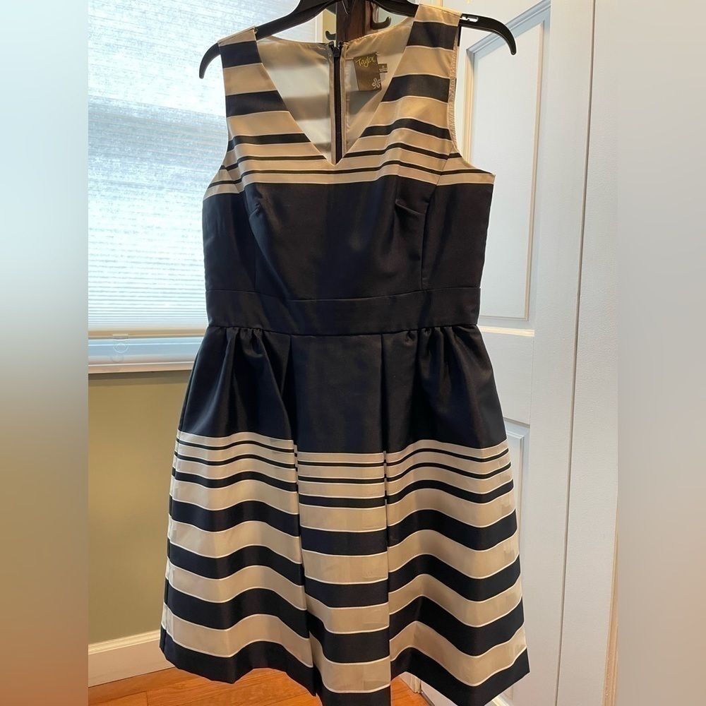 Taylor Navy Blue and White Mini Dress size 8